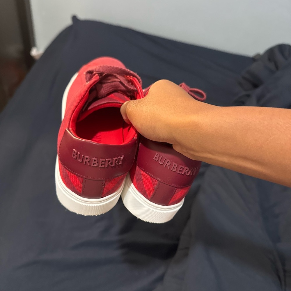 Burberry Red Sneakers Sporty Design - Picture 3 of 3